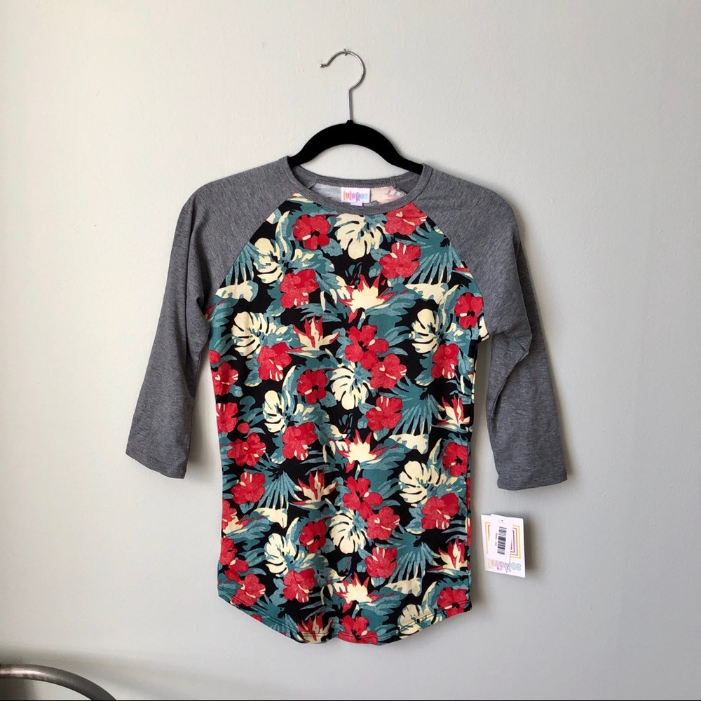 🌺 LULAROE Hawaiian Print Randy Top 🌺